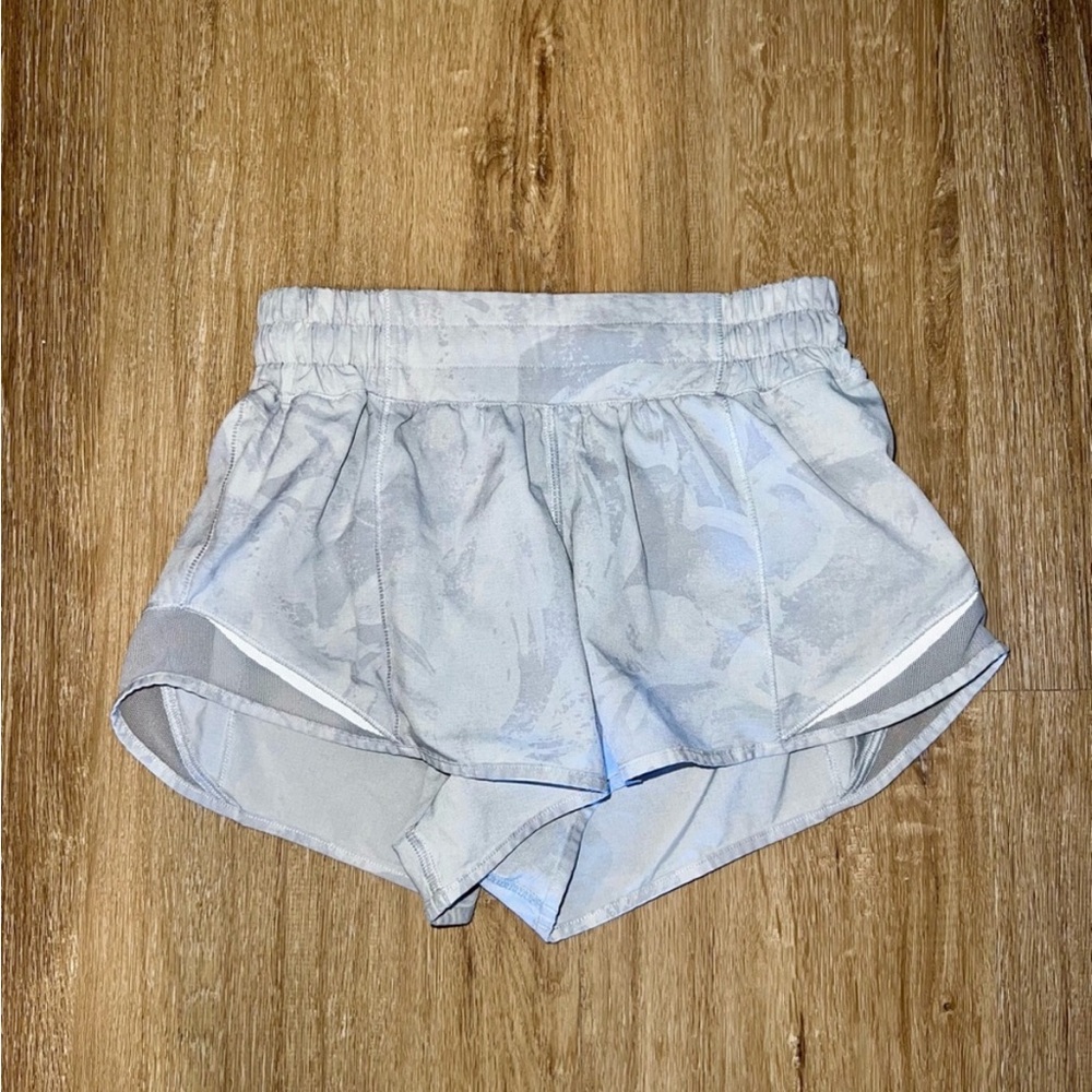 Lululemon Hotty Hot Shorts size 2